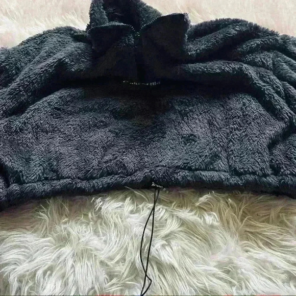 SHEIN Curve Letter Embroidery Drawstring Hem Drop Shoulder Crop Teddy Pullover - Picture 4 of 7